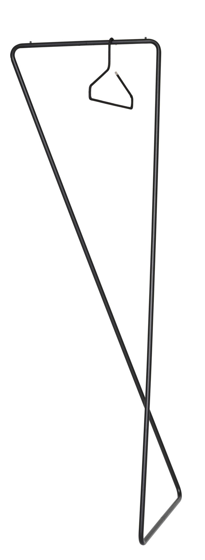 Schwarze Linnea Wandgarderobe von Schönbuch mit minimalistischem Design und einem Kleiderbügel.
