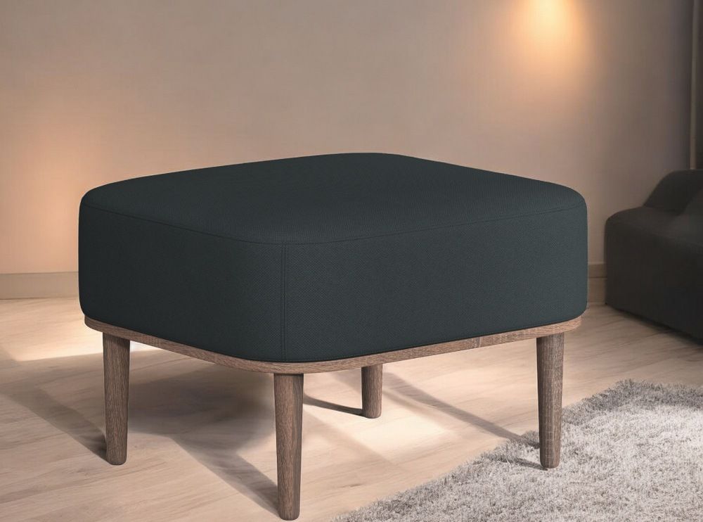 Serena Pouf Ottoman mit dunkel gebeiztem Eichengestell und weißem Nubbio-Bezug, moderner Hocker.