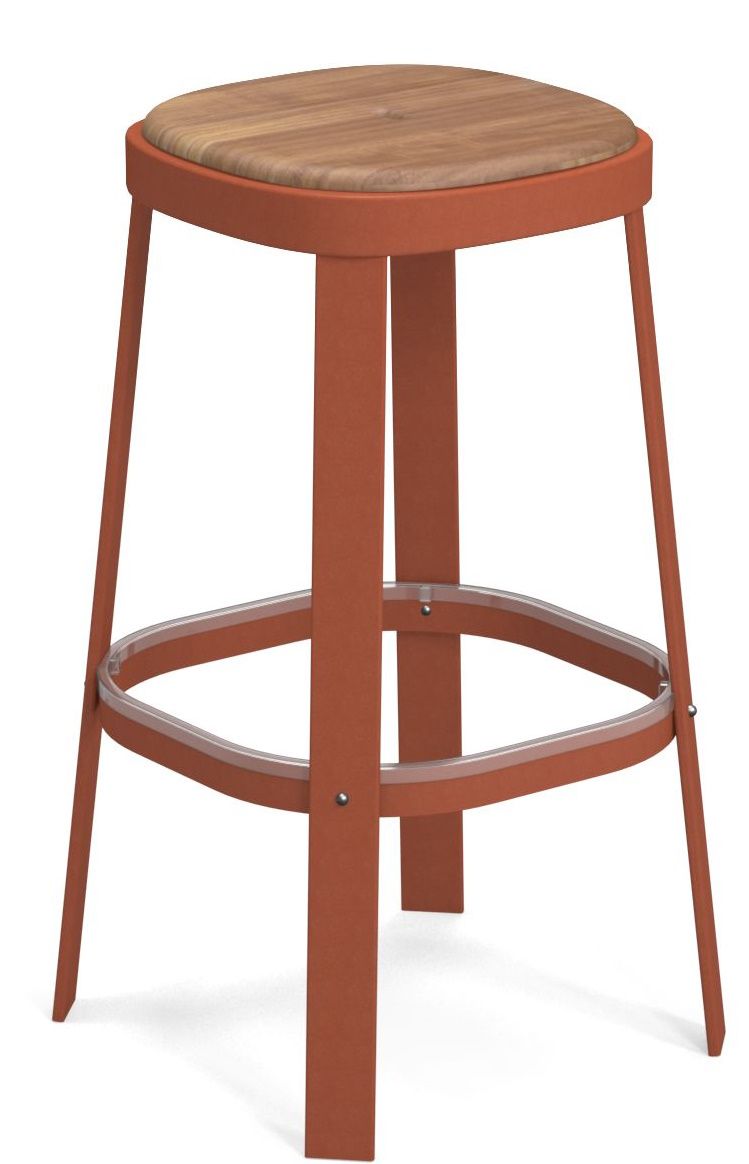 Thor Barstool Barhocker Outdoor Emu mit Holz-Sitzfläche und terrakottafarbenem Gestell für den Garten.