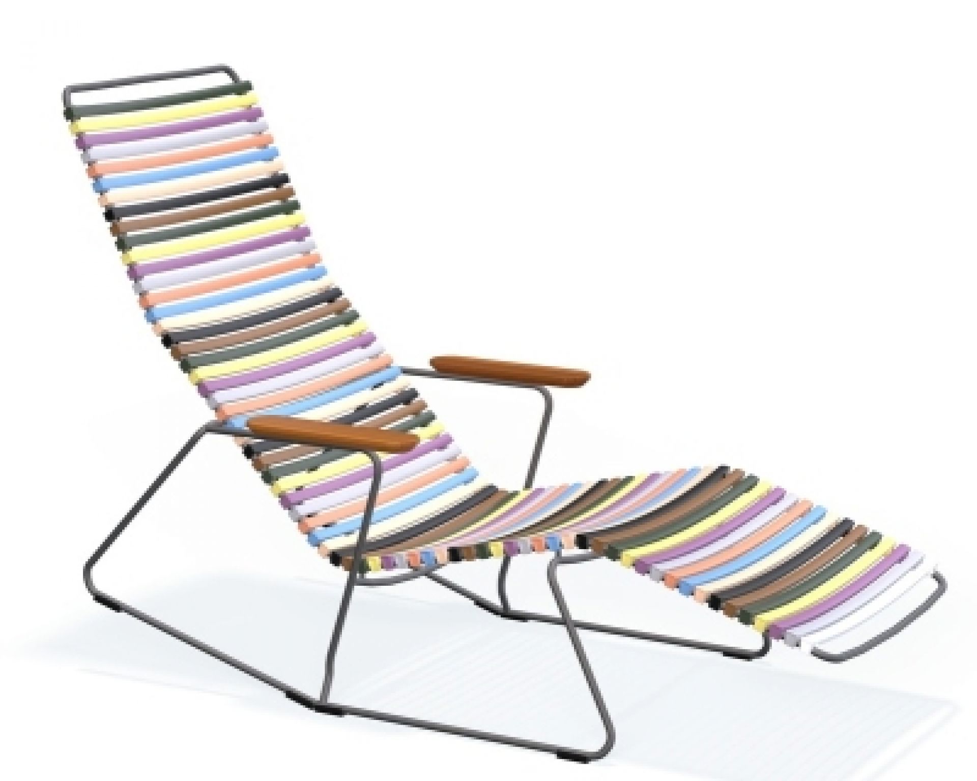 Click Sunrocker Sonnenliege von Houe, Outdoor Liege mit Armlehnen und farbenfrohen Kunststofflamellen.