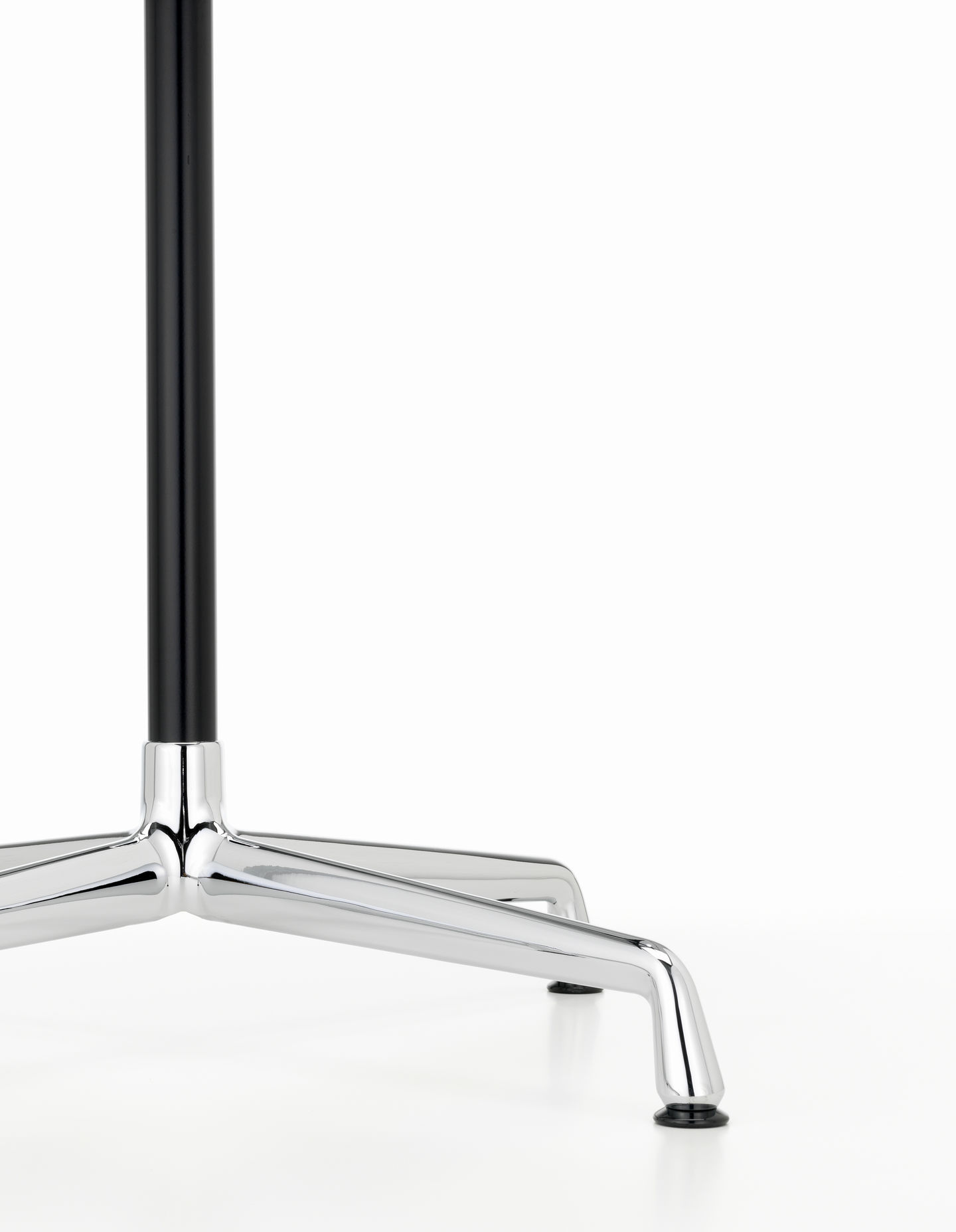 Eames Contracttafels Hoge staande tafel Ø 80 cm Vitra
