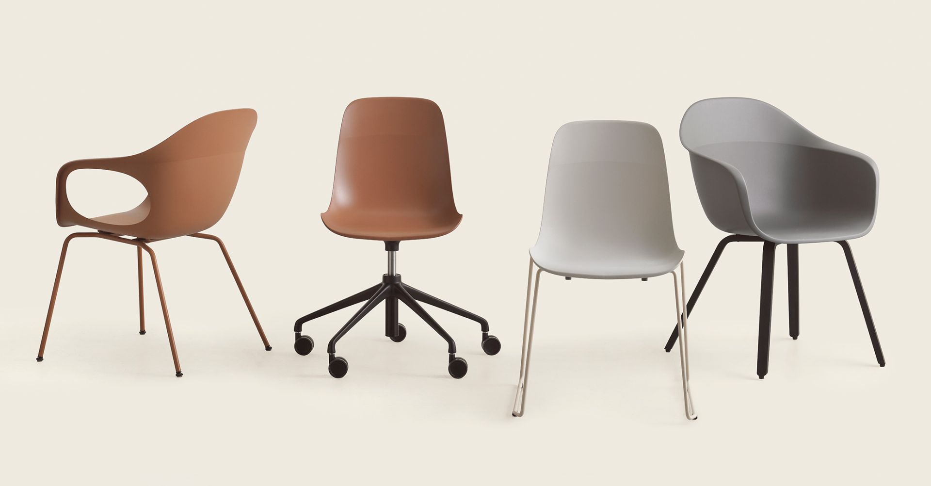 Elephantino fauteuil met vierpootsonderstel van KRISTALIA
