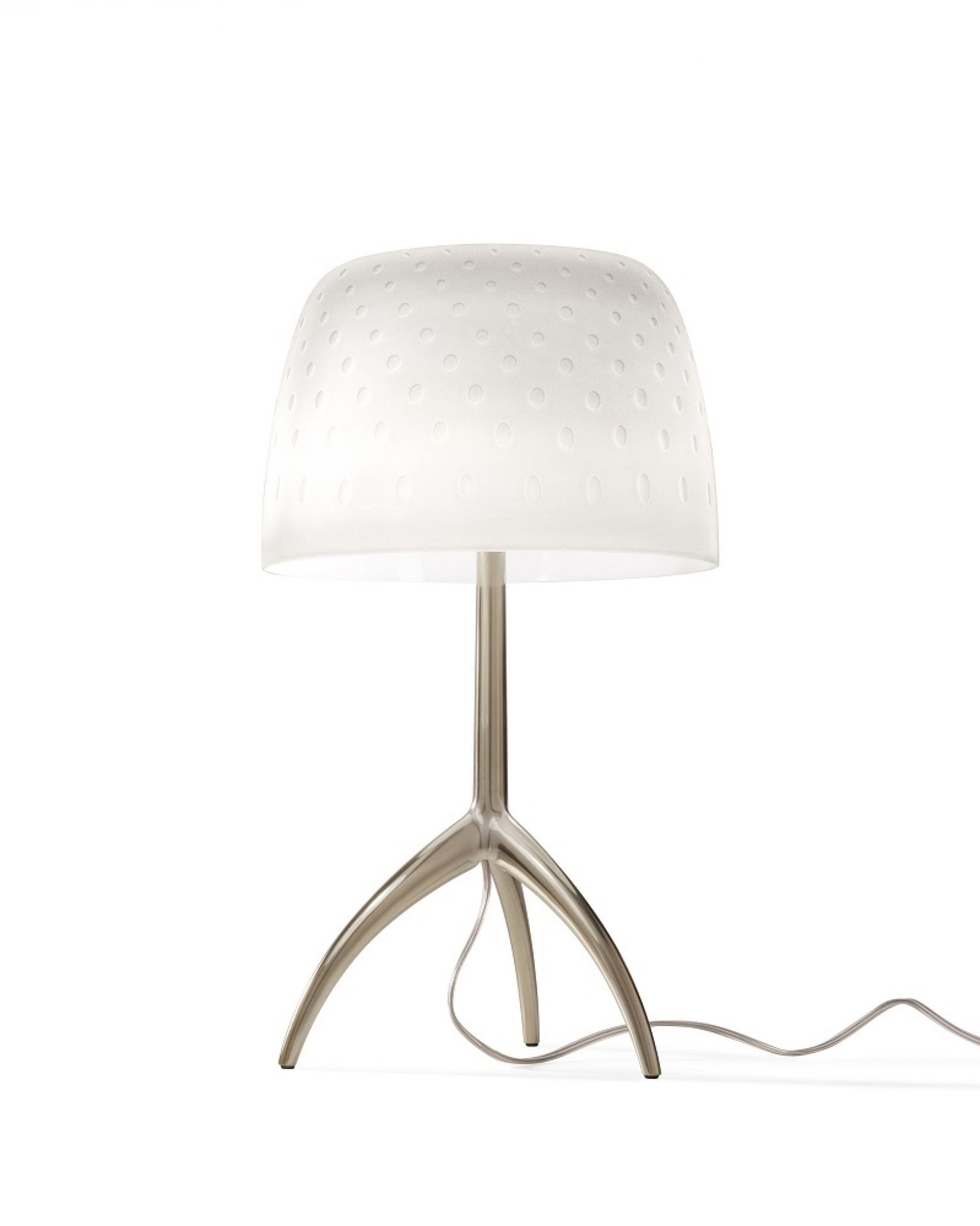 Lumiere Tischleuchte von Foscarini: Moderne Lampe mit weißem Schirm und dreibeinigem Fuß.