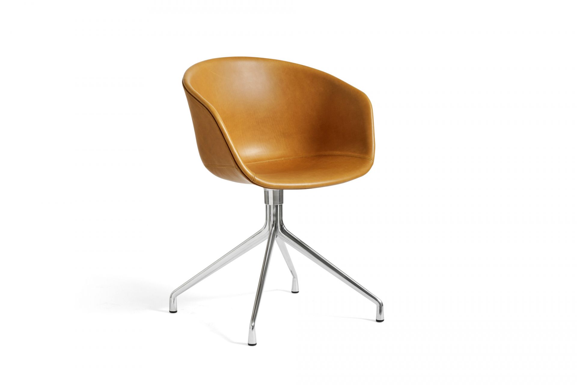 About A Chair AAC21 Stuhl mit braunem Leder und verchromtem Vierfuß-Gestell.