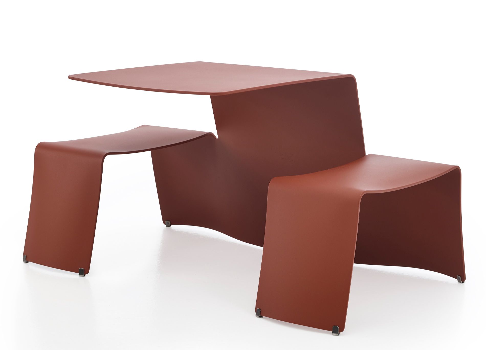 Picnik Tisch-Bank-Kombination von Extremis für den Außenbereich, modernes Design, braun, ideal für Garten und Terrasse.