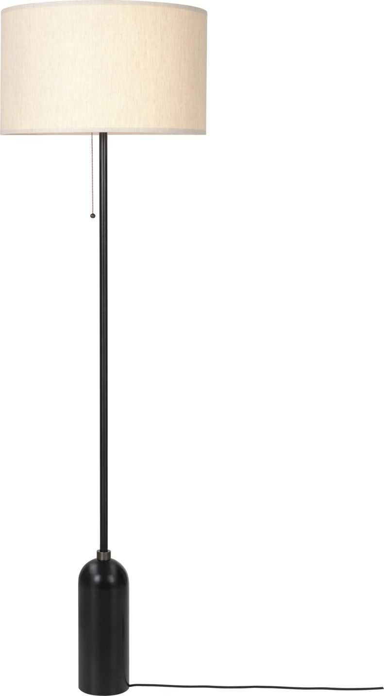 Schwarze Gravity Stehleuchte von Gubi mit Stoffschirm und Zugschalter für Wohnzimmer und Schlafzimmer.