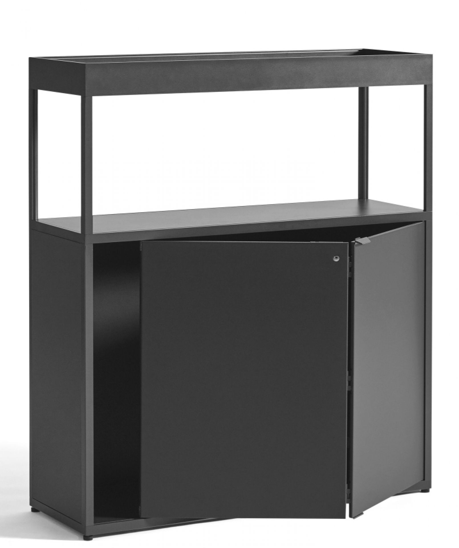 New Order Sideboard von Hay, schwarzes Metallregal mit Schrankfächern und offener Ablage, modernes Wohnzimmermöbel.