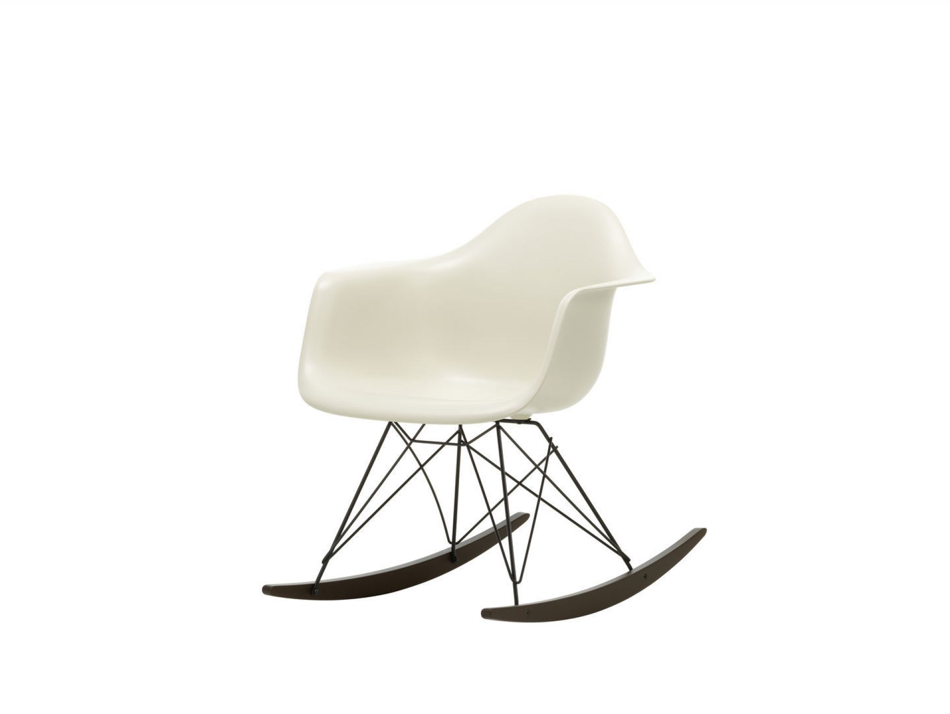Eames Schaukelstuhl RAR von Vitra, Ahorn gelblich, mit schwarzem Gestell und Kufen.