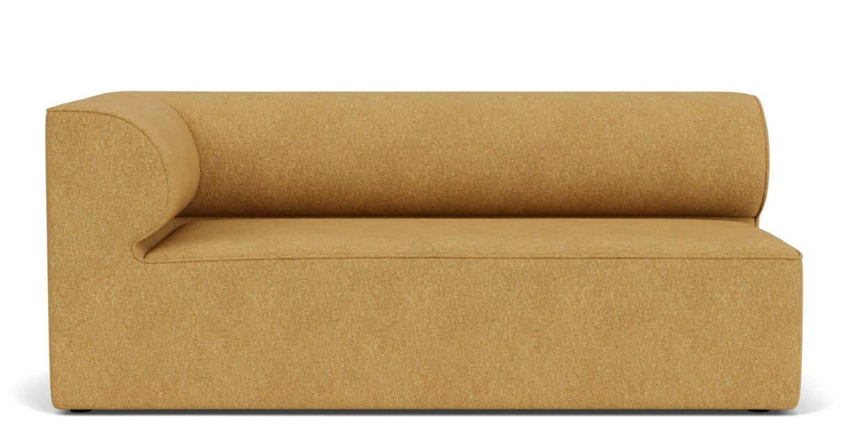 Eave Modular Sofa von Audo Copenhagen, gelbes Ecksofa mit abgerundeter Armlehne, modernes Wohnzimmermöbel.