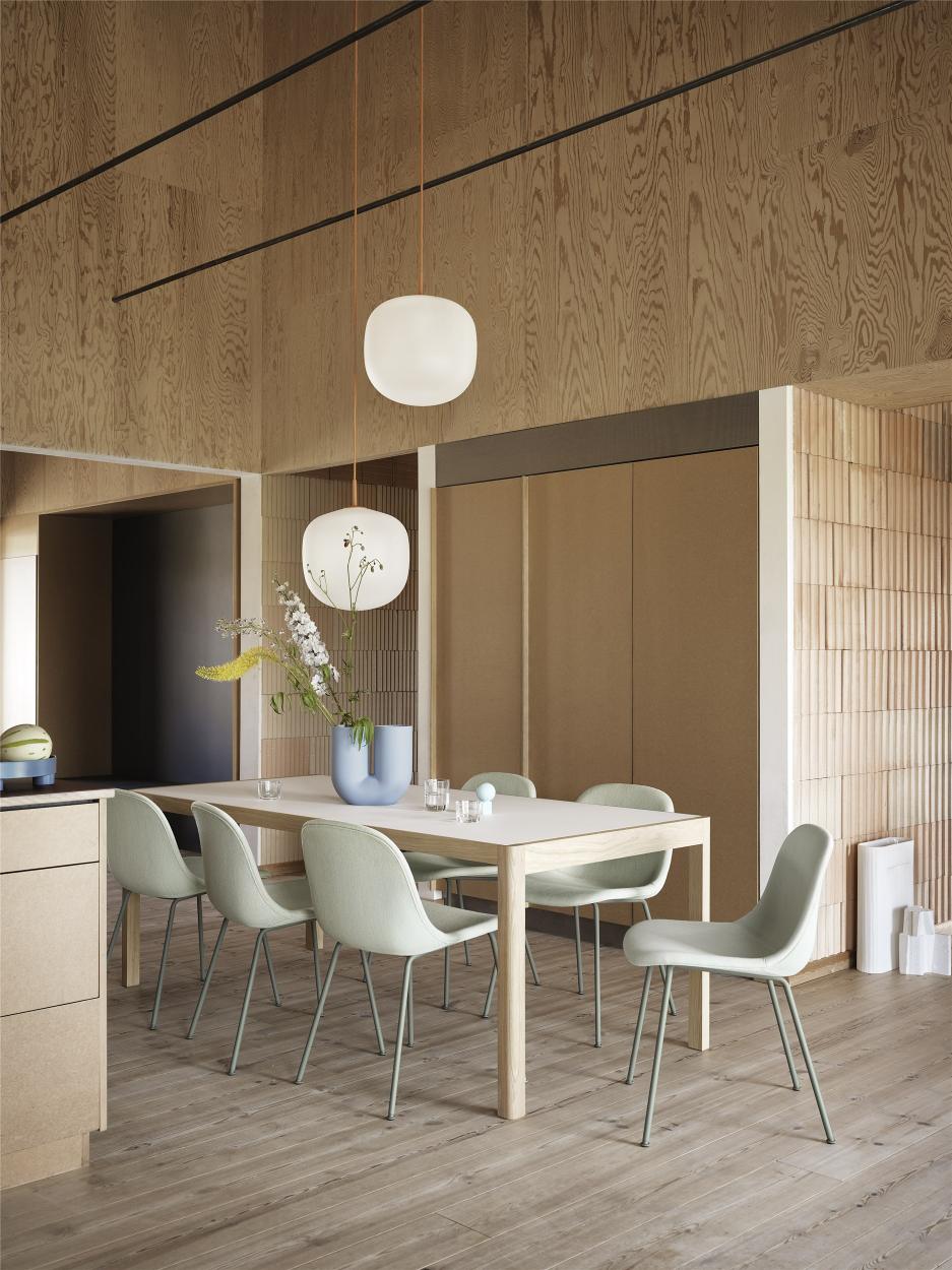 Kink-vaas H 26,3 cm Muuto Dieprood