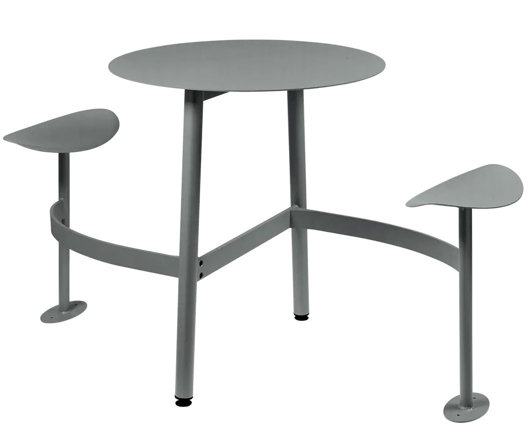 Grauer Bolder 2-Sitzer-Tisch von Fermob für den Außenbereich mit integrierten Sitzflächen, ideal für kleine Balkone.