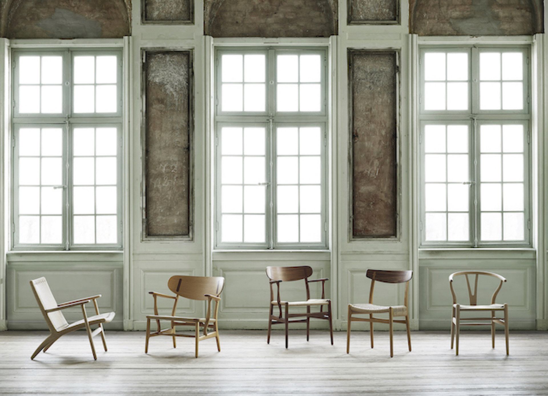 CH23 Stuhl von Carl Hansen & Søn: Eiche schwarz, Naturgeflecht, skandinavisches Design.