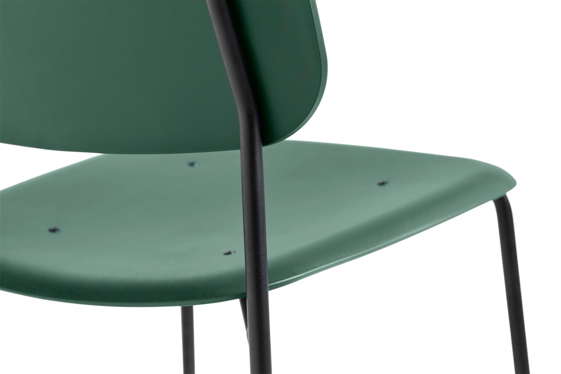 Detailaufnahme: Soft Edge Stuhl 45 in Hunter Grün mit schwarzem Gestell.