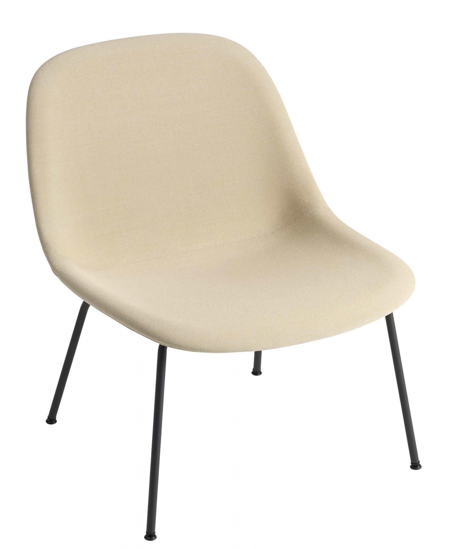 Beiger Fiber Lounge Chair von Muuto mit schwarzem Stahlrohrgestell, moderner skandinavischer Sessel für Wohnzimmer.