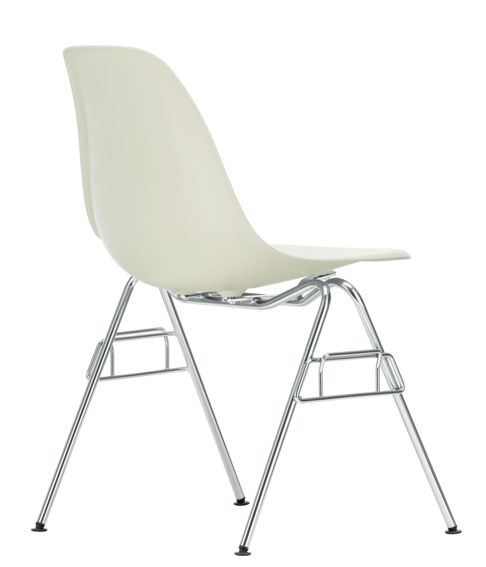 Vitra Eames Plastic Side Chair DSS Stuhl in Creme mit verchromtem Stahlgestell von hinten.