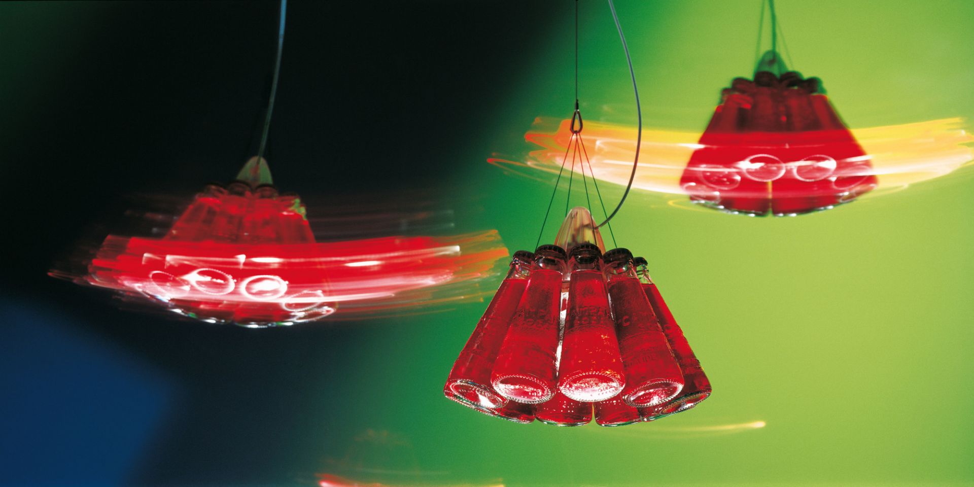 Campari Light Hängeleuchte von Ingo Maurer, rote Flaschen, Design Lampe, Deckenleuchte.
