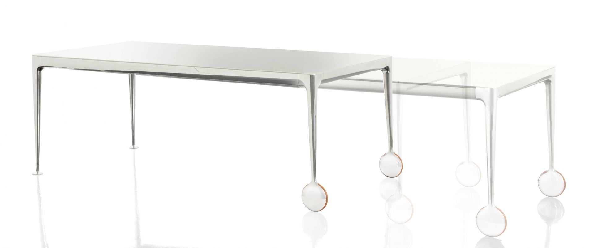 Big Will Table von Magis, rollbarer Tisch mit weißer Tischplatte und Rollen, modernes Design für Büro und Zuhause.