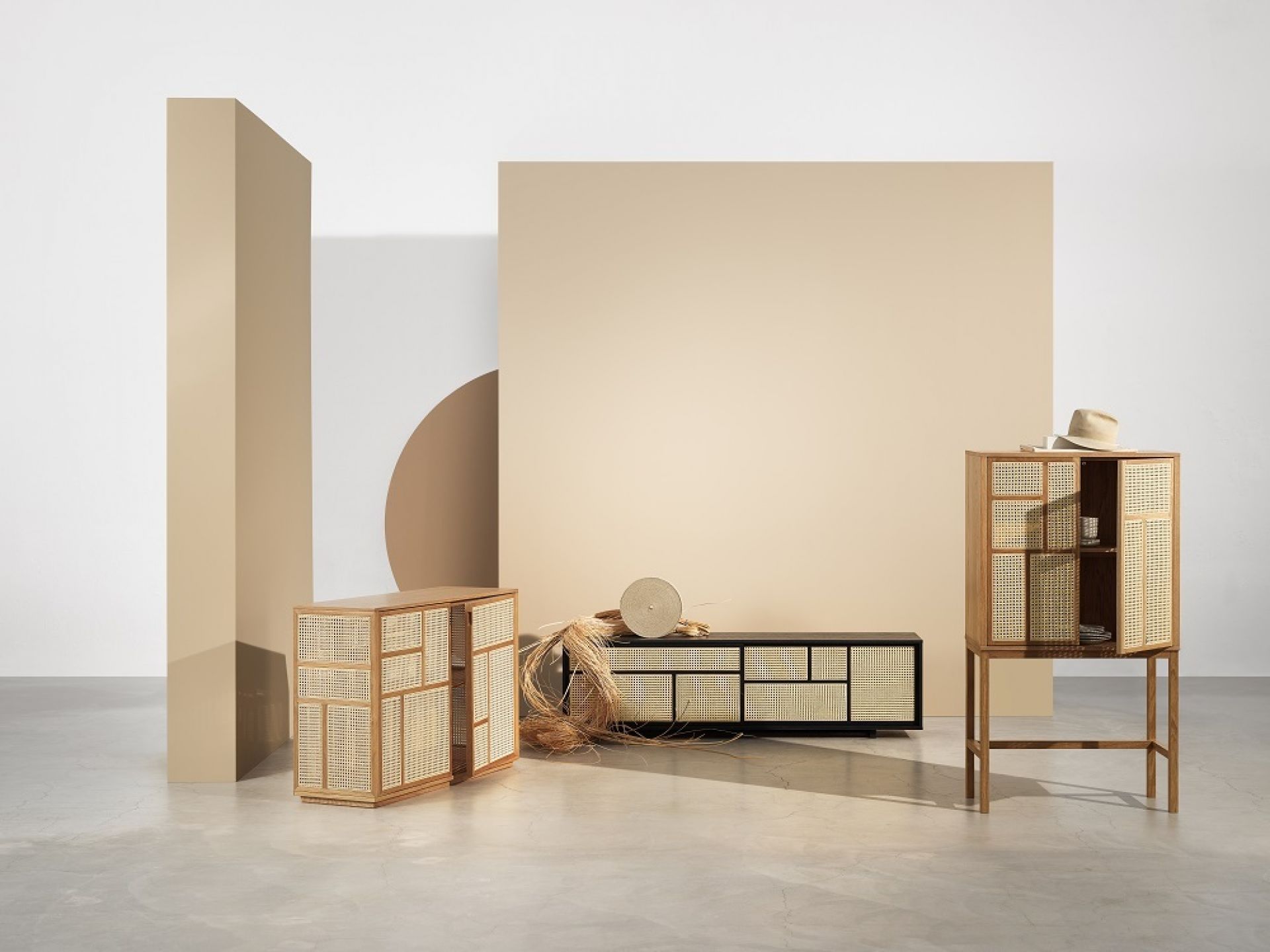 Air Sideboard von Design House Stockholm: Sideboards und Schrankmöbel aus Holz und Rattan.