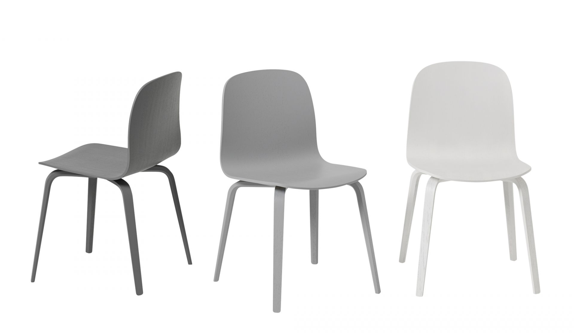 Muuto Visu Chair Wood Base Stuhl in Grau, Hellgrau und Weiß vor neutralem Hintergrund.