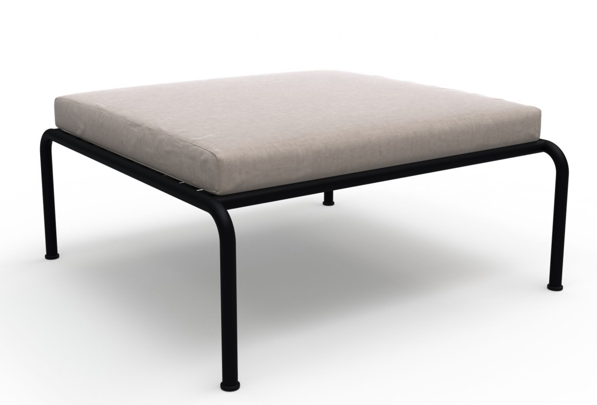 Avon Ottoman: Quadratischer Outdoor Hocker mit beigem Kissen und schwarzem Metallgestell für Garten und Terrasse.