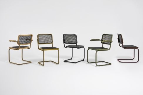 S 64 V Thonet Freischwinger Stühle in verschiedenen Farben, Stahlrohr Klassiker Design für Esszimmer und Büro.