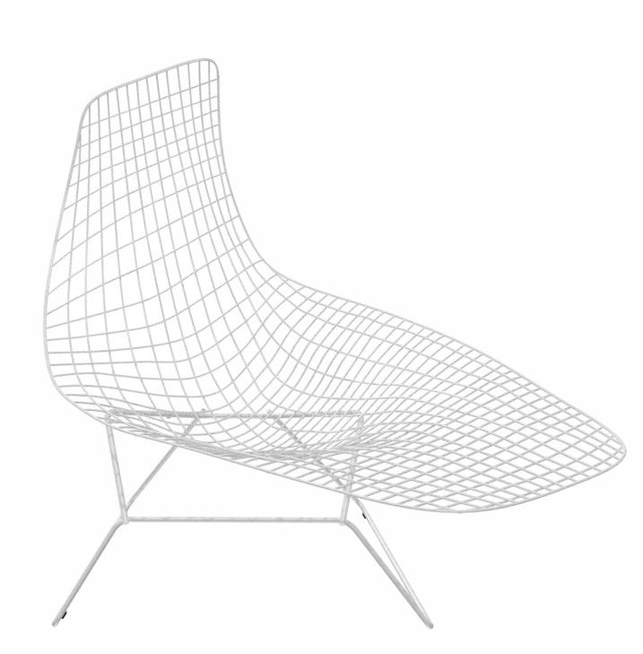 Weißer Bertoia Liegesessel für den Außenbereich von Knoll International, Drahtgeflecht und modernes Design.