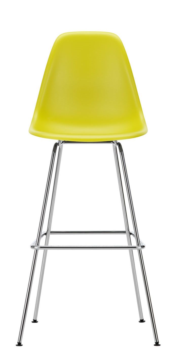 Gelber Eames Plastic Bar Stool Barhocker High von Vitra mit verchromtem Gestell, Frontansicht.