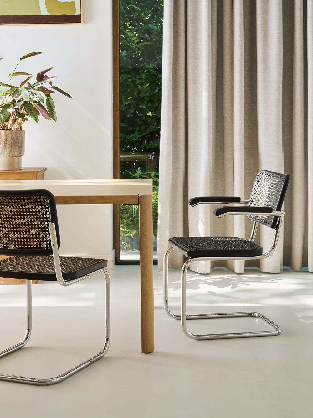 S 64 V Klassieke stalen buisstoel met vrijdragende poten CHROOM/ZWART Thonet VOORKEURSCOMBINATIE