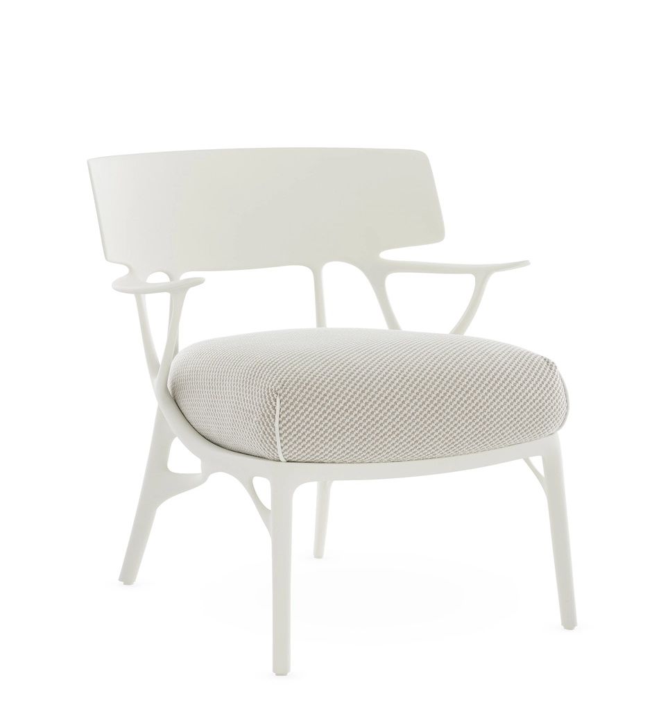 Weißer A.I. Lounge Sessel von Kartell für den Außenbereich mit gemusterter Sitzfläche. Moderner Gartenstuhl.