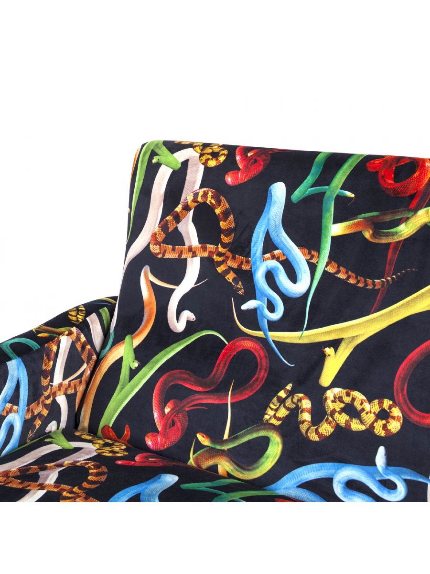 Toiletpaper 2-Sitzer-Sofa Snakes Seletti, Detailansicht mit buntem Schlangenmuster auf schwarzem Samtbezug. Design Sofa für Wohnzimmer.