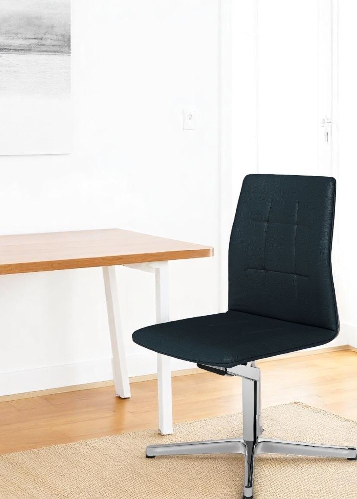 Leadchair Evo Drehstuhl von Walter Knoll, Bürostuhl mit schwarzem Lederbezug und Viersternfuß aus Chrom.