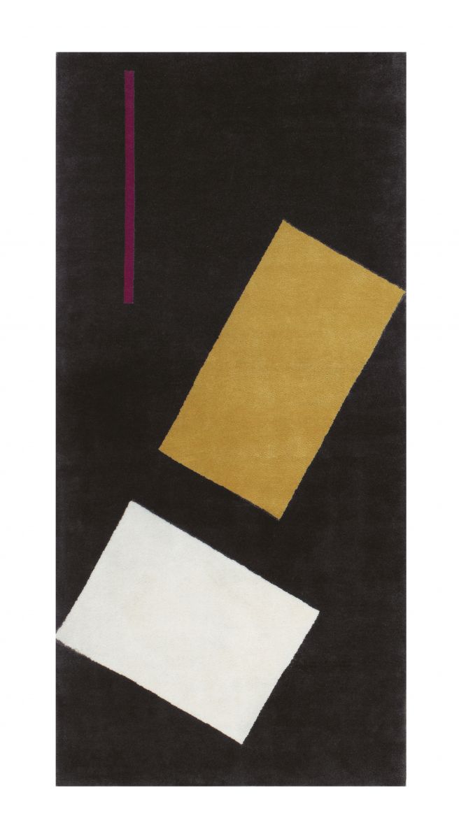 Bonaparte Teppich mit abstraktem Design: Schwarzer Hintergrund, goldener und weißer Block, lila Linie.