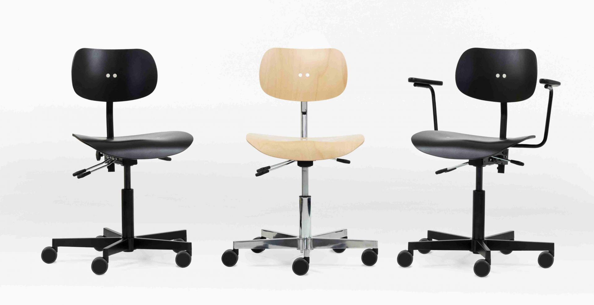 S 197 R20 Drehstuhl von Wilde+Spieth in verschiedenen Ausführungen: Holz, Schwarz und mit Armlehnen. Ergonomischer Bürostuhl.