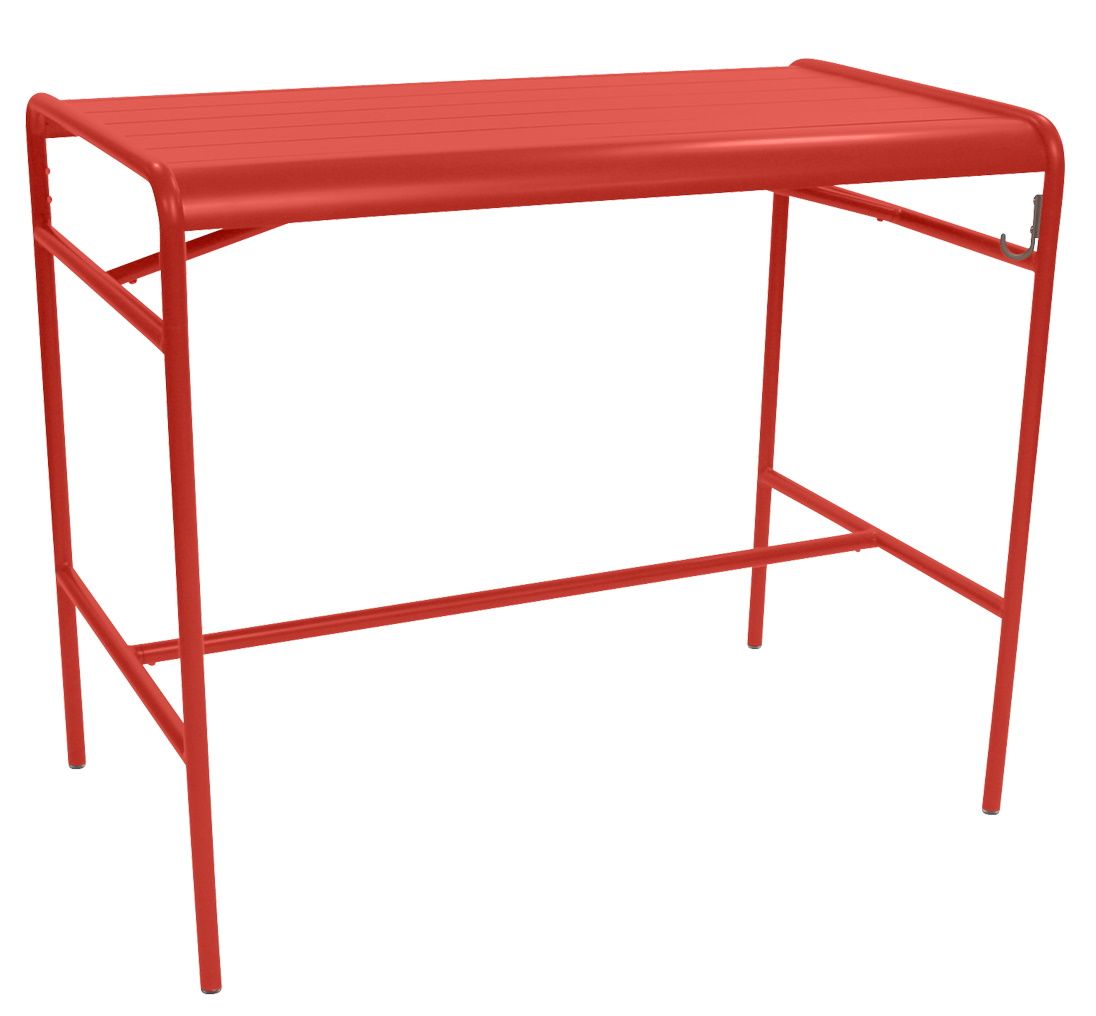 Roter Luxembourg Stehtisch/Bartisch von Fermob, ideal für den Outdoor-Bereich, 126 x 73 cm.