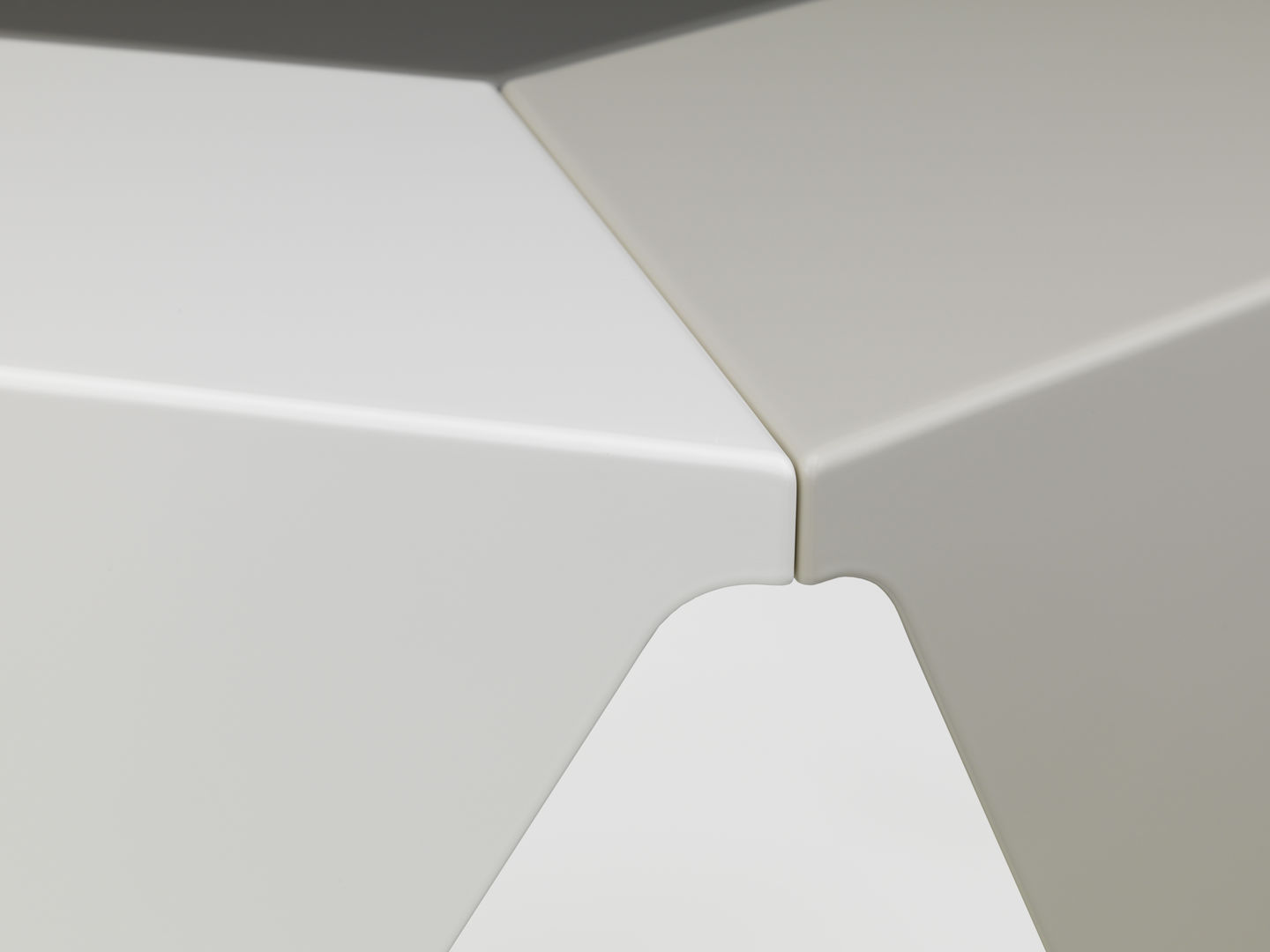Prismatic Table bijzettafel, geometrisch ontwerp, Vitra