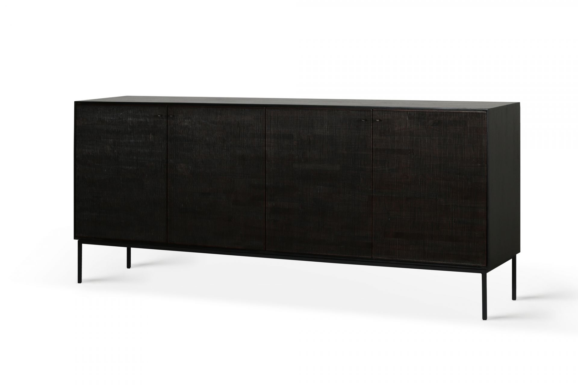 Ethnicraft Teak Grooves Anrichte aus dunklem Teakholz mit vier Türen und filigranem Metallgestell.