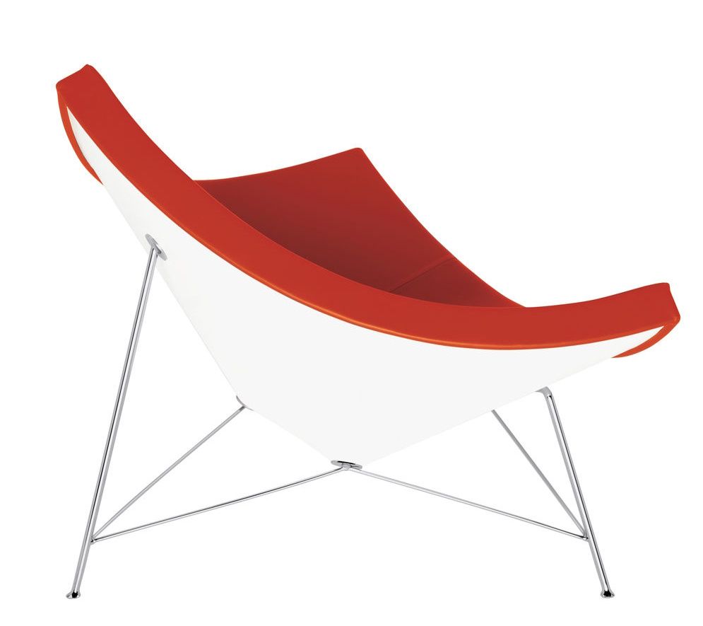 Vitra Coconut Chair in Weiß und Rot mit verchromtem Stahlgestell, seitliche Ansicht.