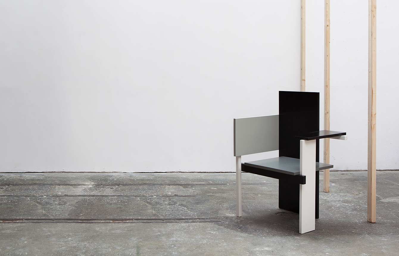 Berlin Stuhl Spectrum: Moderner Design Stuhl in Schwarz, Weiß und Grau für stilvolles Wohnen.