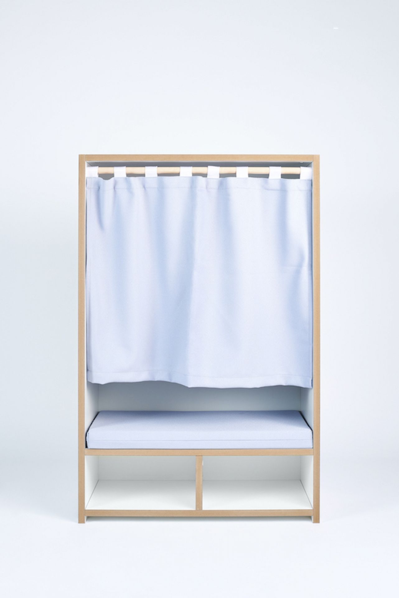 Tojo Kids Nische: Kinderzimmer Lesebox mit Vorhang und Sitzkissen, Stauraum für Bücher und Spielzeug.