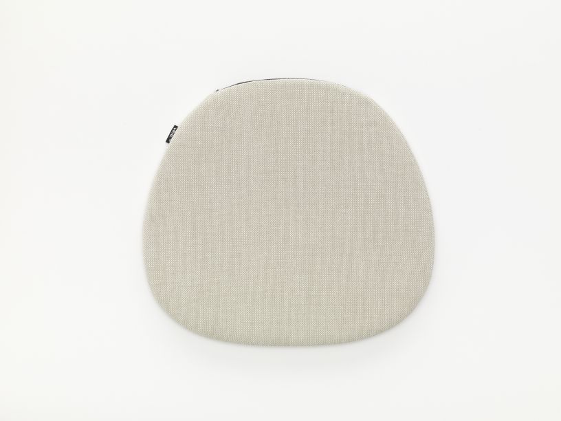 Vitra Soft Seats Sitzkissen Typ A Cosy 2 Pebble grey für Innen- und Außenbereich, Detailansicht.