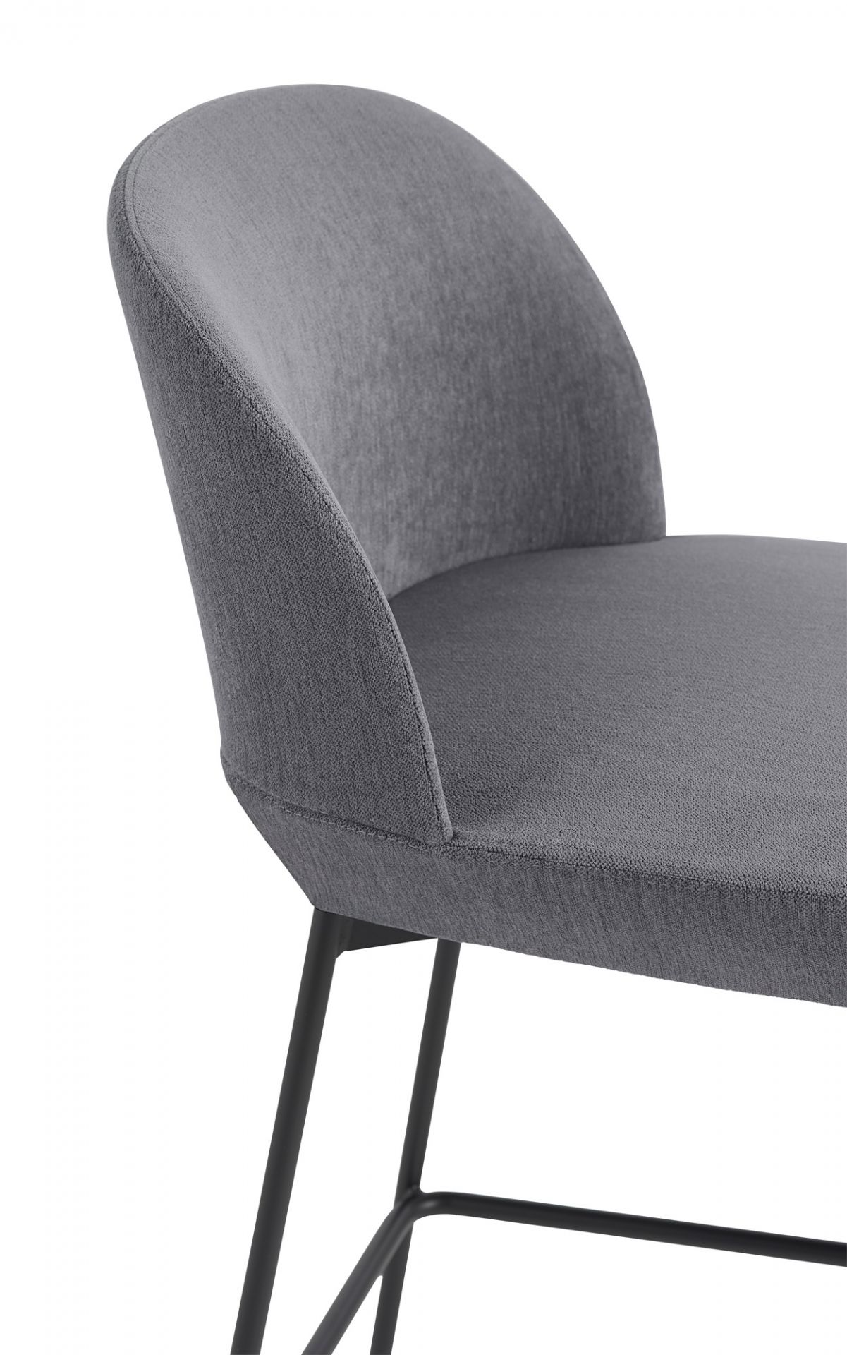 Nahaufnahme des grauen Oslo Bar Stool Barhockers von Muuto mit schwarzem Metallgestell.