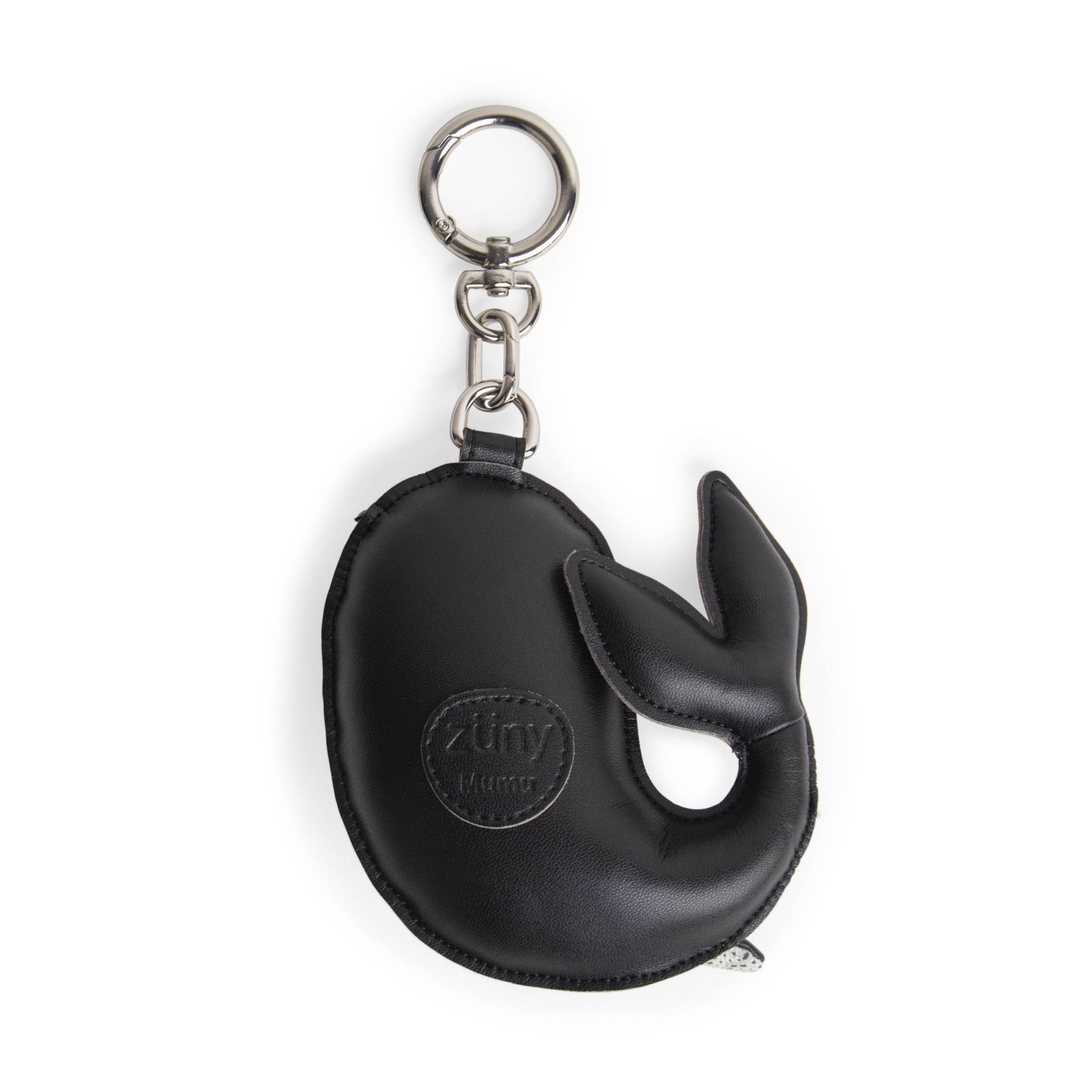 Bag Charm Taschanhänger Whale Mumu von Züny x KVADRAT, schwarzes Leder, mit silbernem Schlüsselring.
