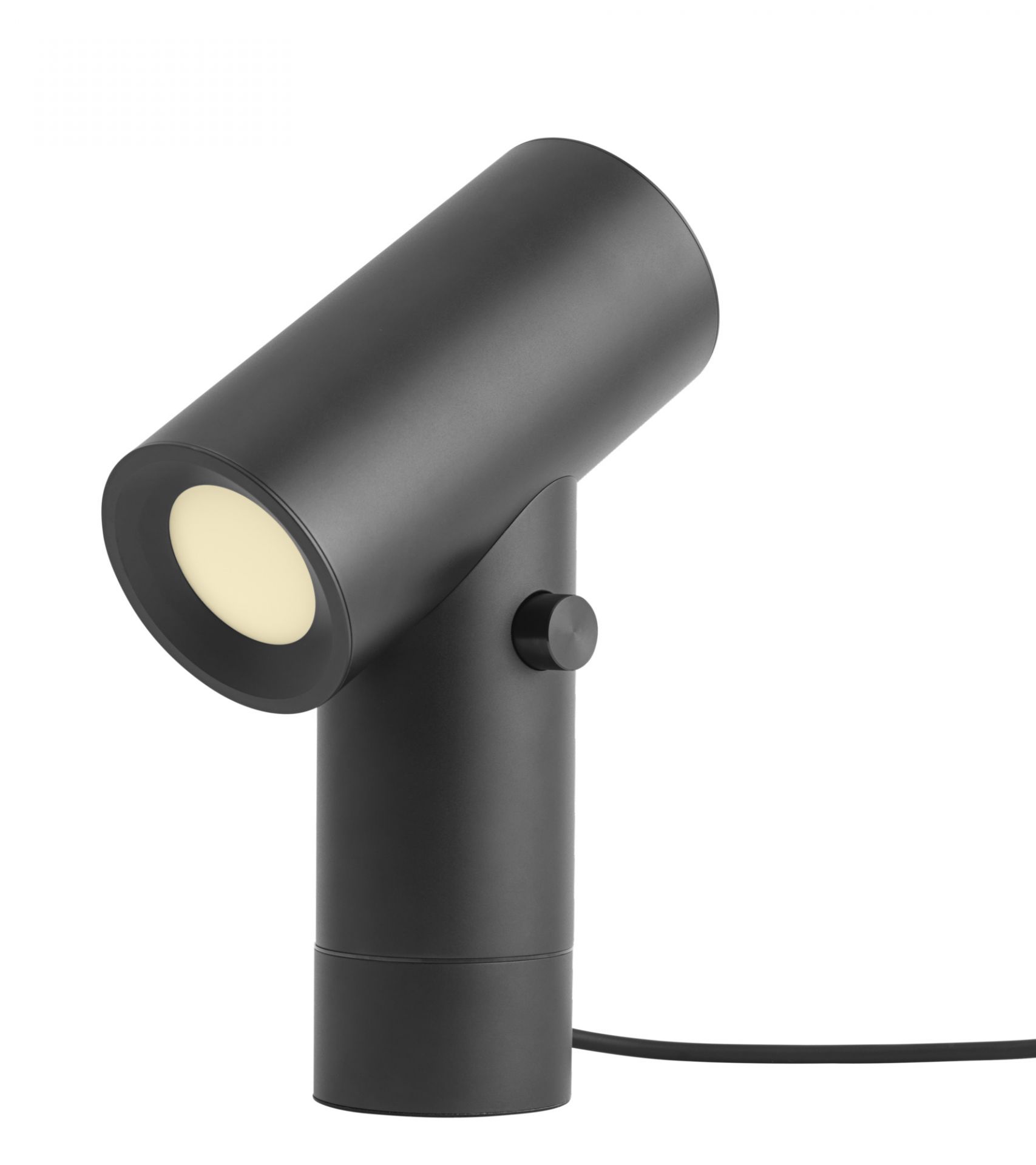 Schwarze Beam Lamp Tischleuchte von Muuto: Moderne Schreibtischlampe mit zylindrischem Design und warmem Licht.
