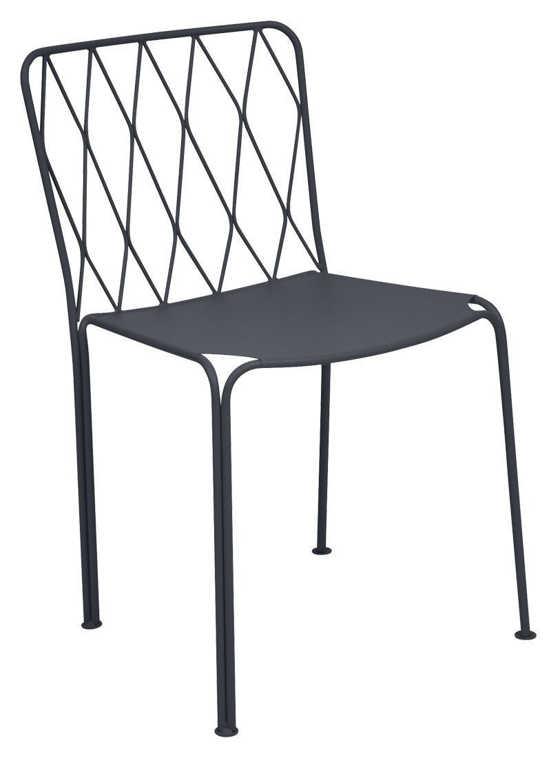 Kintbury Stuhl von Fermob für den Außenbereich, anthrazitfarbener Metallstuhl mit geometrischer Rückenlehne.