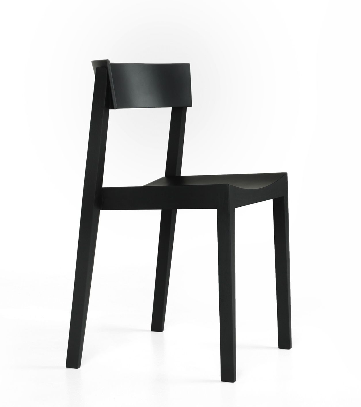 Schwarzer Bik Stuhl von Prostoria, minimalistisches Design, Holzstuhl für Esszimmer und Wohnbereich.