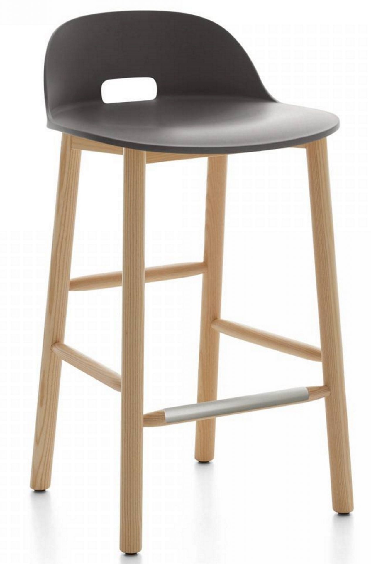 Alfi Barhocker mit niedrigem Rücken, Emeco-rot, mit Holzbeinen und Fußstütze aus Metall.