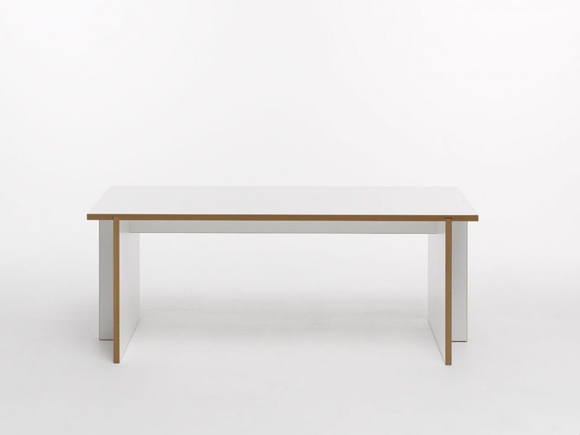 Tojo Tisch: Moderner Esstisch in Weiß mit minimalistischem Design für Esszimmer und Küche.