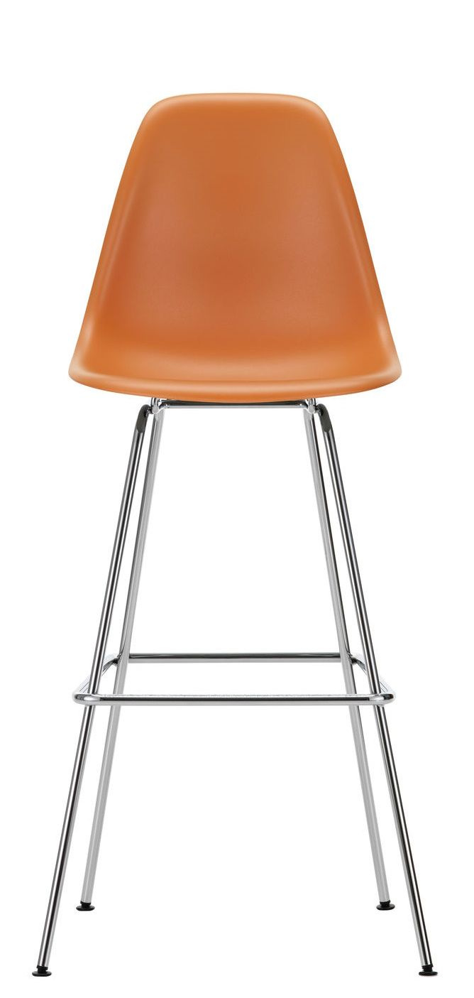 Vitra Eames Barhocker in Orange mit verchromtem Gestell, moderner Hocker für Küche oder Bar.