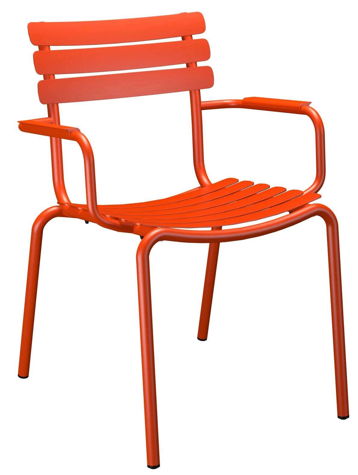 Alua Armrest Dining Chair von Houe, orangefarbener Outdoor Stuhl mit Armlehnen aus pulverbeschichtetem Metall.