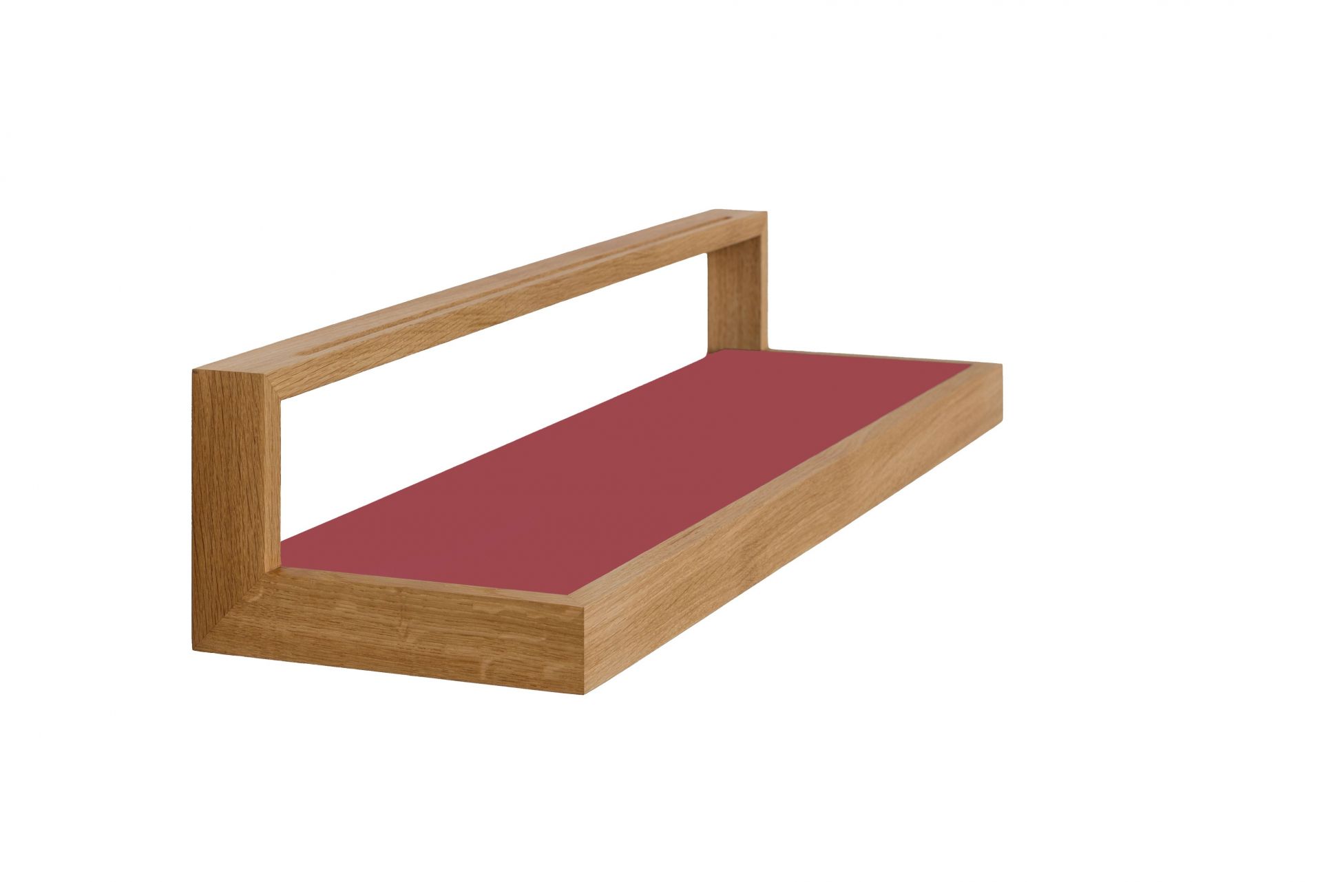 Ablageboard buck das kleine b aus hellem Holz mit roter Ablagefläche.